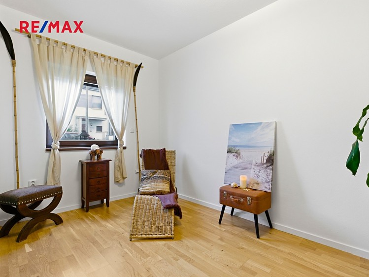Pronájem rodinného domu 240 m², pozemek 278 m² - foto 5