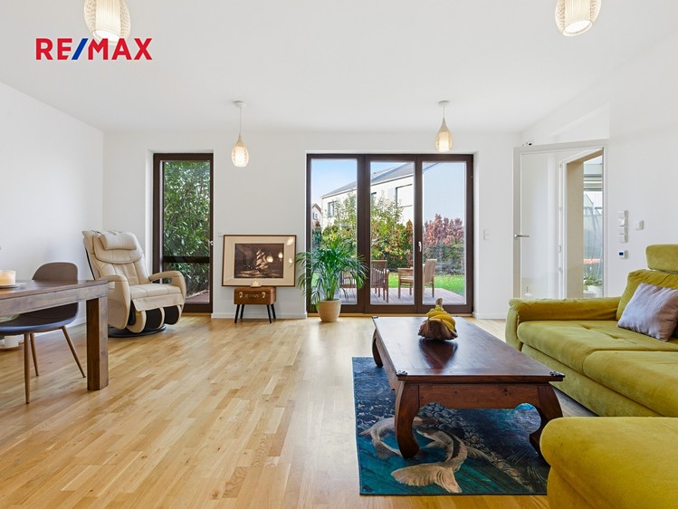 Pronájem rodinného domu 240 m², pozemek 278 m² - foto 6