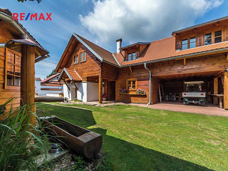 Pronájem rodinného domu 90 m², pozemek 327 m² - foto 1