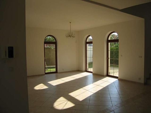 Pronájem vily 270 m², pozemek 539 m² - foto 8