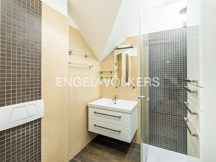 Pronájem rodinného domu 403 m², pozemek 999 m² - foto 8