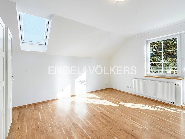 Pronájem rodinného domu 403 m², pozemek 999 m² - foto 5