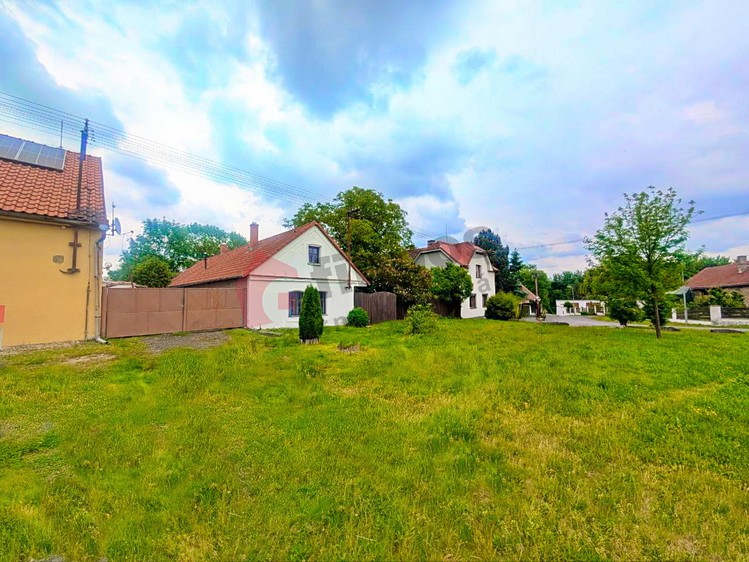 Pronájem rodinného domu 75 m², pozemek 1 088 m² - foto 1
