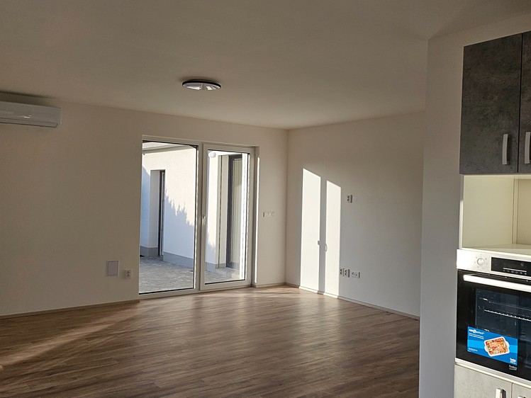 Pronájem rodinného domu 120 m², pozemek 470 m² - foto 4