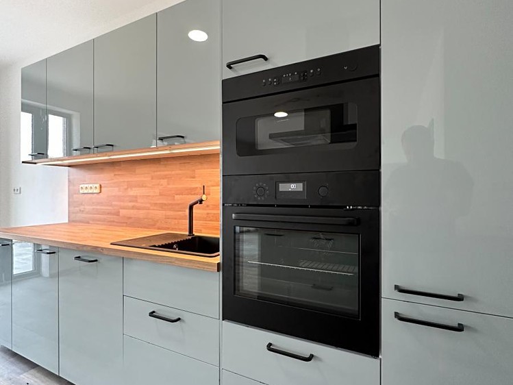 Pronájem rodinného domu 114 m², pozemek 864 m² - foto 2