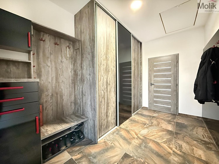 Pronájem rodinného domu 114 m², pozemek 864 m² - foto 5