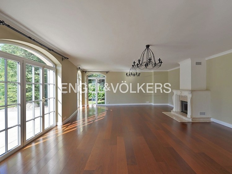 Pronájem vily 600 m², pozemek 1 450 m² - foto 2