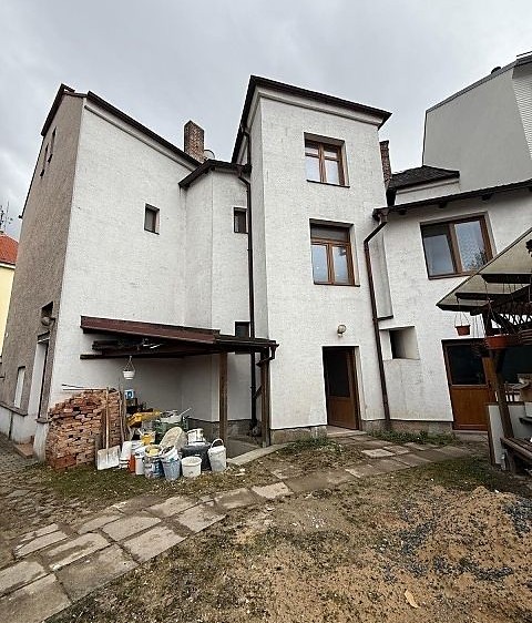 Pronájem vícegeneračního domu 490 m², pozemek 306 m² - foto 2