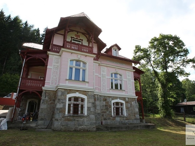 Pronájem vily 250 m², pozemek 1 500 m² - foto 2