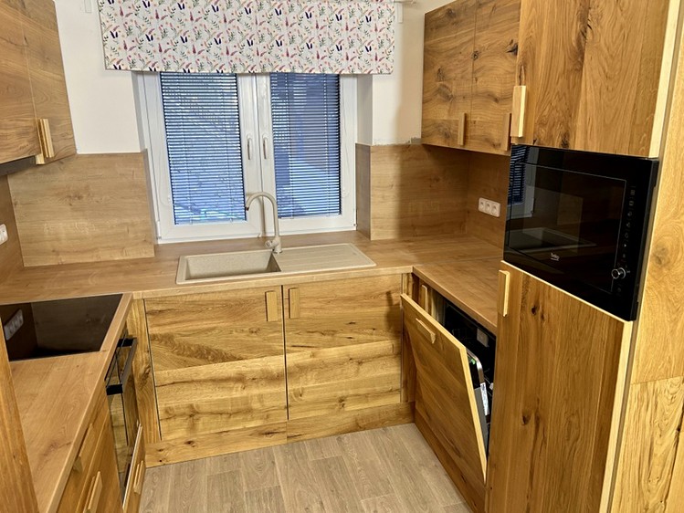Pronájem rodinného domu 151 m², pozemek 733 m² - foto 4