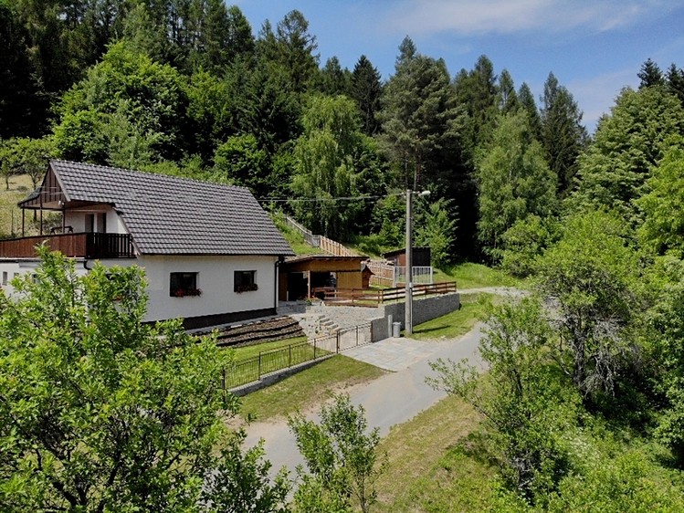 Pronájem rodinného domu 151 m², pozemek 733 m² - foto 1