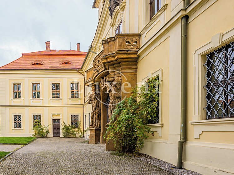 Pronájem  památky 1 364 m², pozemek 50 000 m² - foto 4