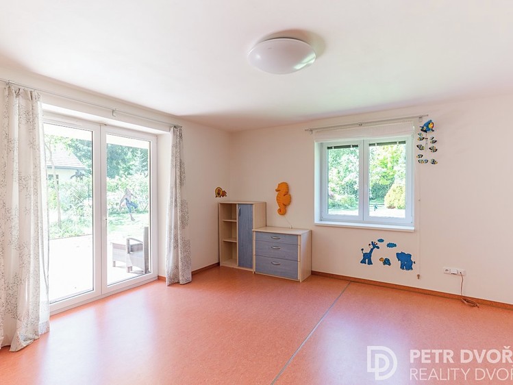 Pronájem rodinného domu 176 m², pozemek 1 209 m² - foto 6