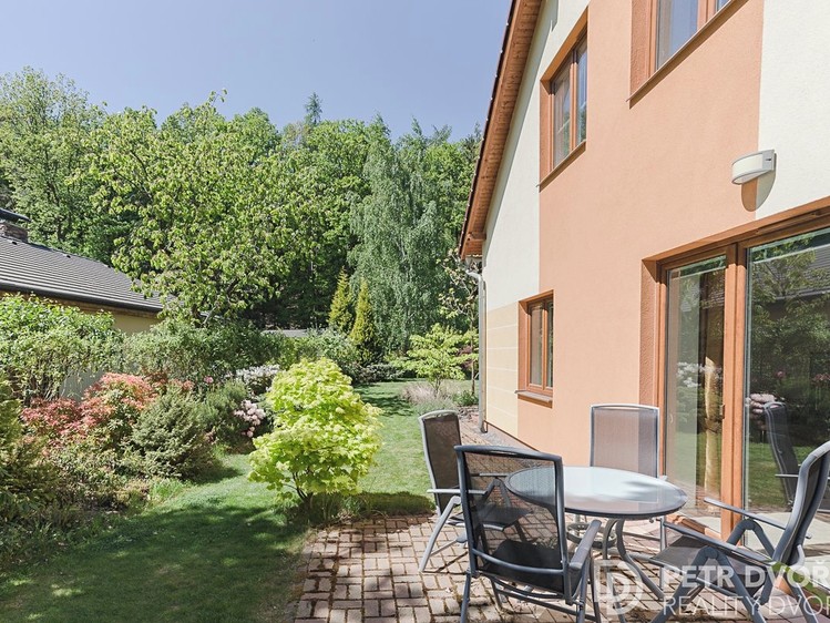 Pronájem rodinného domu 176 m², pozemek 1 209 m² - foto 7