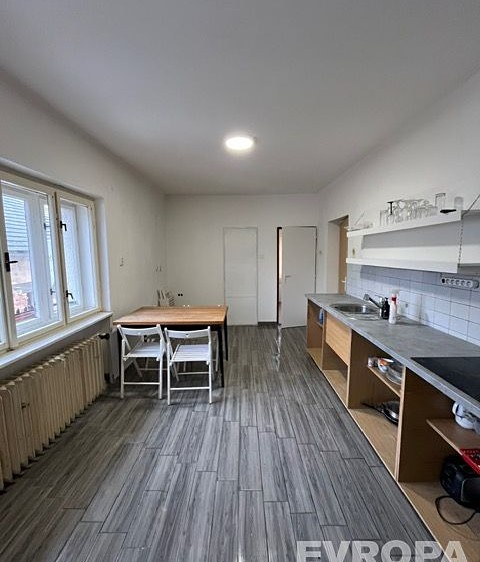 Pronájem vily 128 m², pozemek 799 m² - foto 2