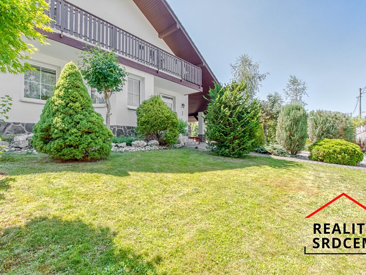 Pronájem rodinného domu 262 m², pozemek 950 m² - foto 2