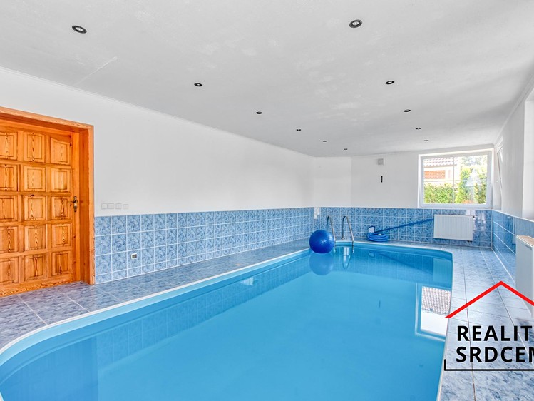 Pronájem rodinného domu 262 m², pozemek 950 m² - foto 8