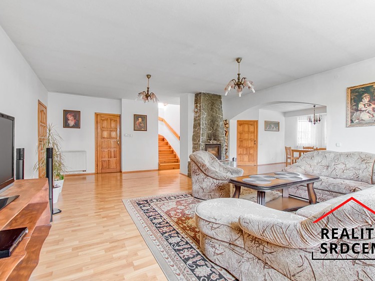 Pronájem rodinného domu 262 m², pozemek 950 m² - foto 6