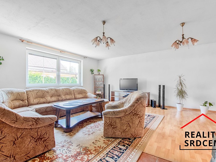 Pronájem rodinného domu 262 m², pozemek 950 m² - foto 7