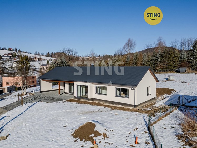 Pronájem rodinného domu 126 m², pozemek 1 456 m² - foto 1