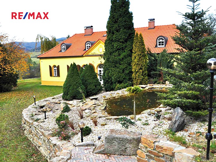 Pronájem vily 700 m², pozemek 7 473 m² - foto 1