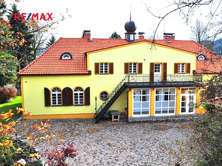 Pronájem vily 700 m², pozemek 7 473 m² - foto 2