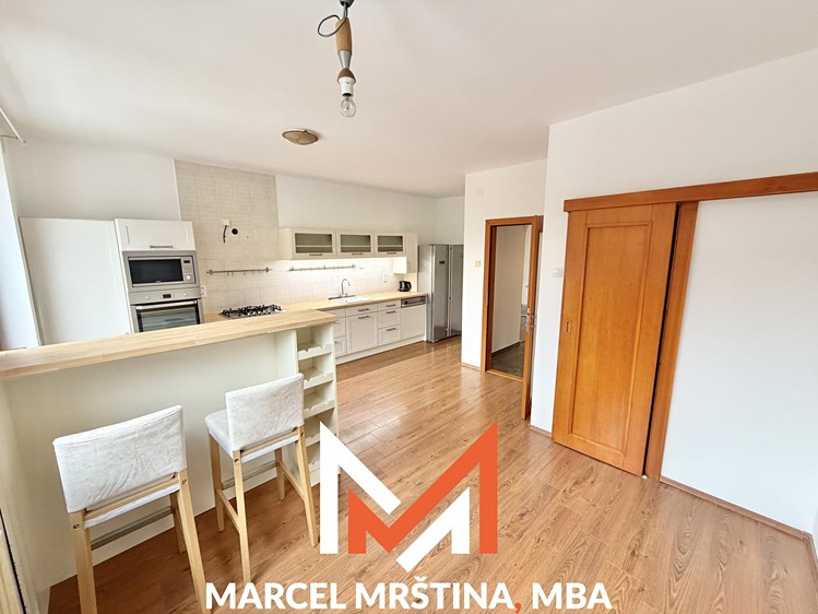 Pronájem  rodinného domu 209 m², pozemek 190 m² - foto 5