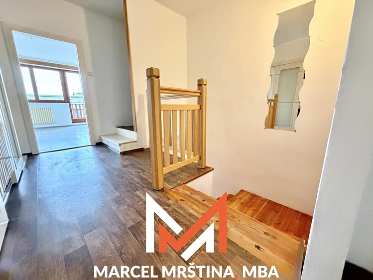 Pronájem  rodinného domu 209 m², pozemek 190 m² - foto 8
