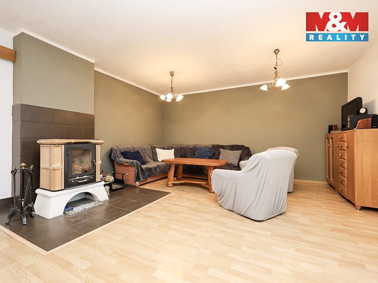 Pronájem rodinného domu 262 m², pozemek 1 121 m² - foto 3