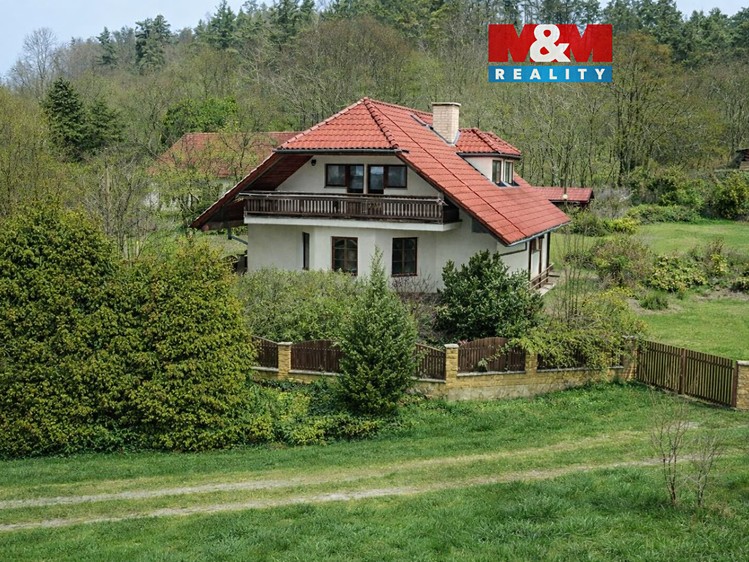 Pronájem rodinného domu 262 m², pozemek 1 121 m² - foto 1