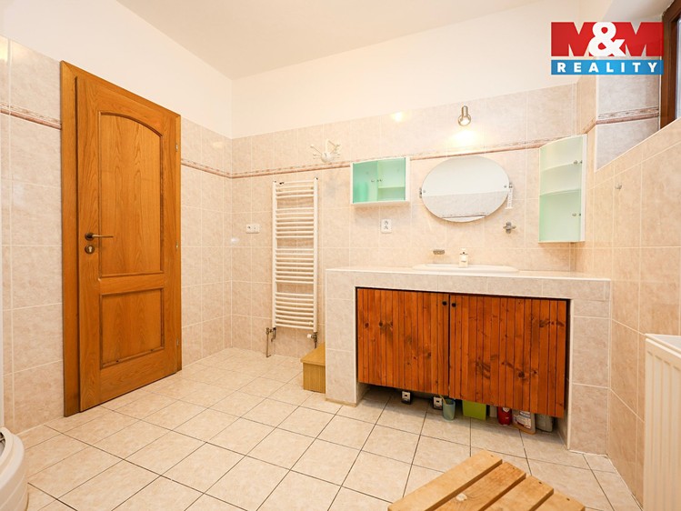 Pronájem rodinného domu 262 m², pozemek 1 121 m² - foto 5