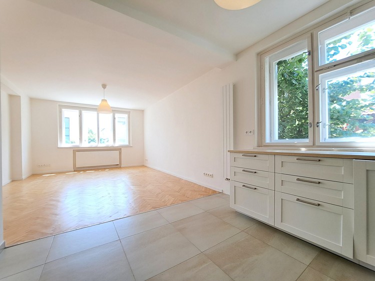 Pronájem rodinného domu 250 m², pozemek 730 m² - foto 3