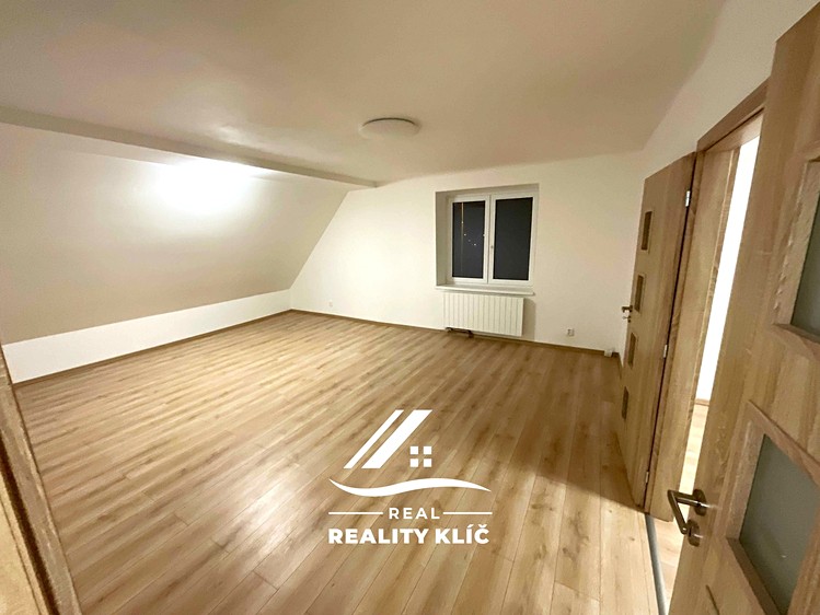 Pronájem rodinného domu 150 m², pozemek 630 m² - foto 8