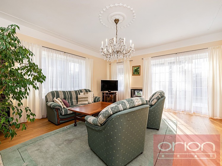 Pronájem rodinného domu 350 m², pozemek 800 m² - foto 3