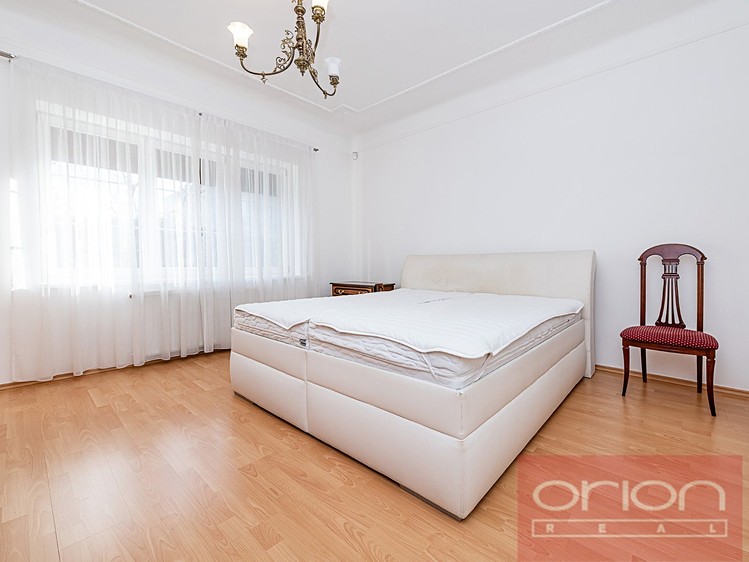 Pronájem rodinného domu 350 m², pozemek 800 m² - foto 8