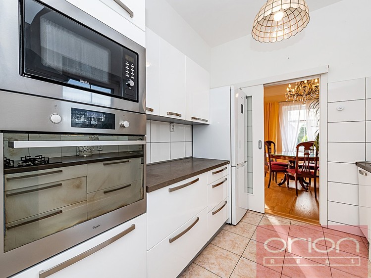 Pronájem rodinného domu 350 m², pozemek 800 m² - foto 6