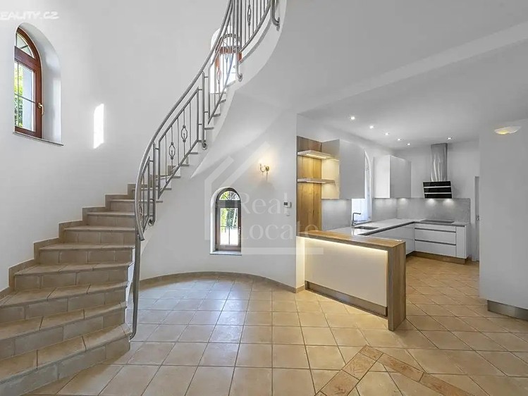 Pronájem vily 255 m², pozemek 780 m² - foto 6