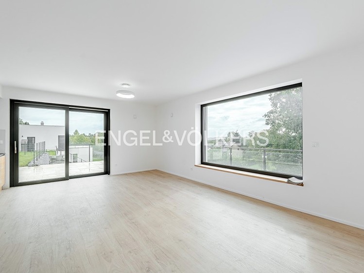 Pronájem rodinného domu 290 m², pozemek 500 m² - foto 4