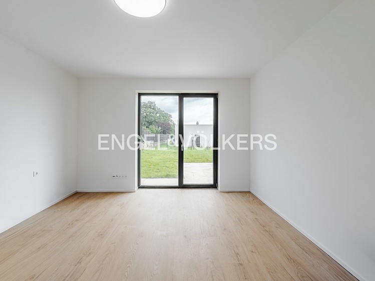 Pronájem rodinného domu 290 m², pozemek 500 m² - foto 7