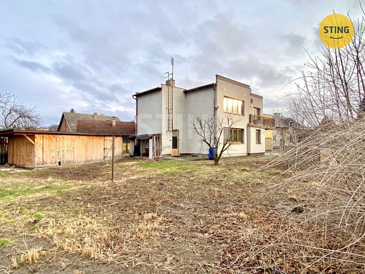 Pronájem rodinného domu 200 m², pozemek 921 m² - foto 2