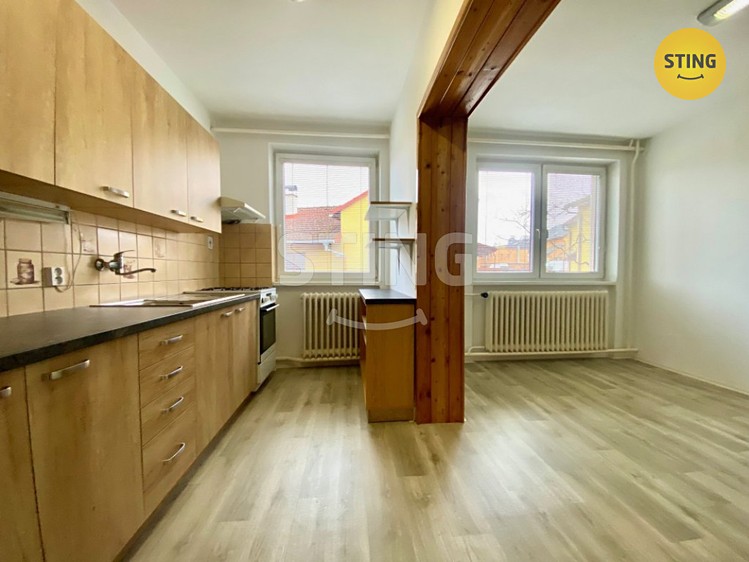 Pronájem rodinného domu 200 m², pozemek 921 m² - foto 6