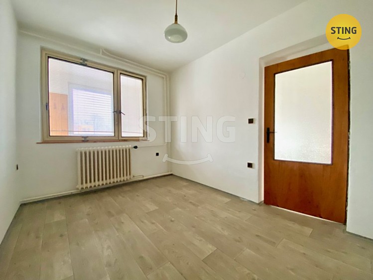 Pronájem rodinného domu 200 m², pozemek 921 m² - foto 8