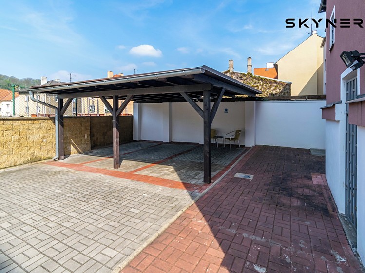Pronájem  vícegeneračního domu 360 m², pozemek 176 m² - foto 3