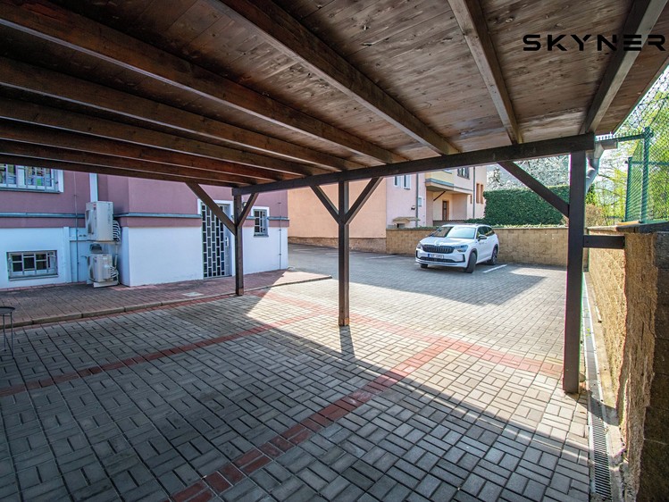 Pronájem  vícegeneračního domu 360 m², pozemek 176 m² - foto 6
