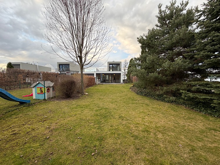 Pronájem rodinného domu 227 m², pozemek 380 m² - foto 4