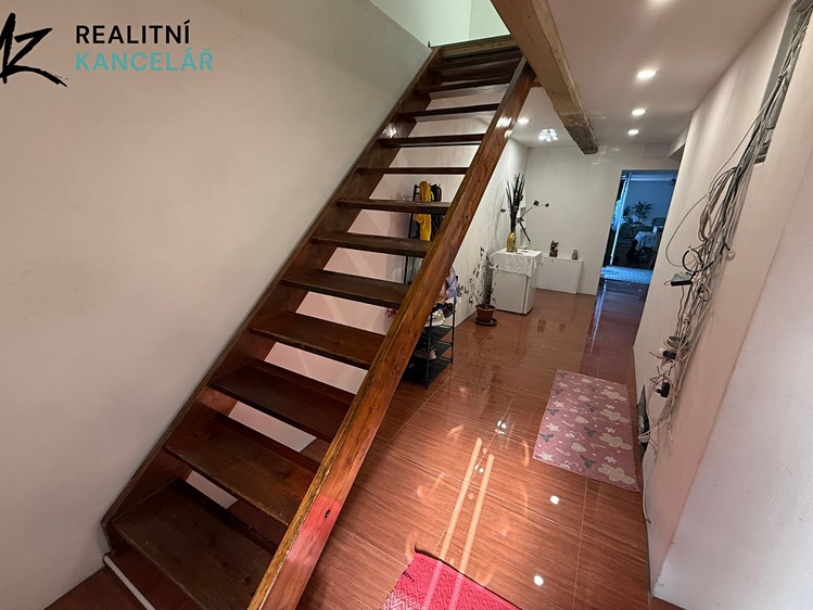 Pronájem rodinného domu 260 m², pozemek 502 m² - foto 3