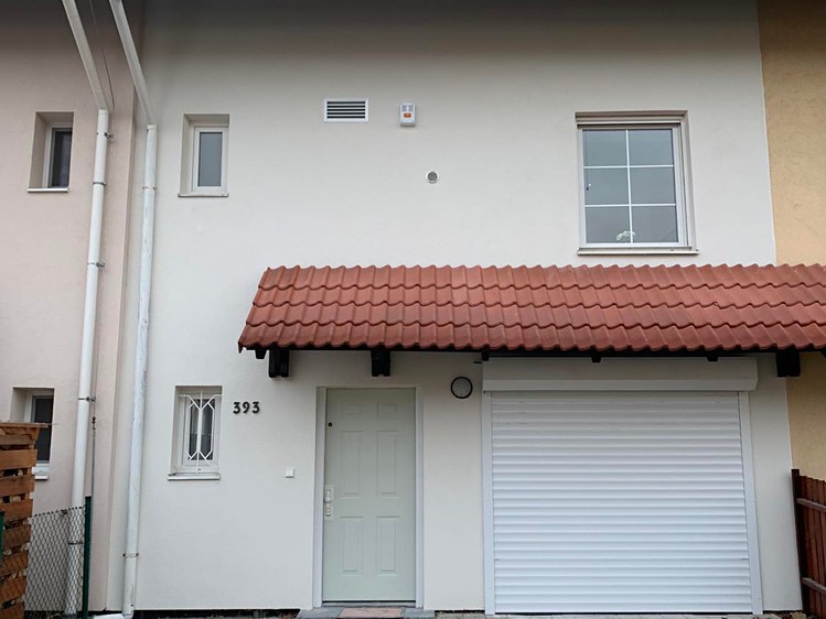 Pronájem rodinného domu 236 m², pozemek 350 m² - foto 1