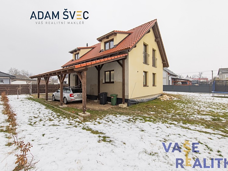 Pronájem rodinného domu 125 m², pozemek 1 006 m² - foto 1
