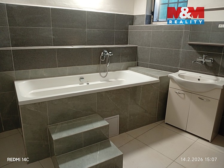 Pronájem rodinného domu 140 m², pozemek 169 m² - foto 6