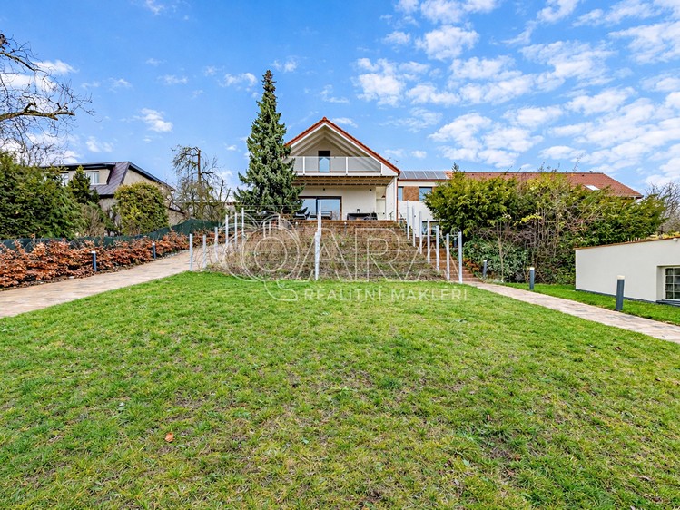 Pronájem vily 393 m², pozemek 775 m² - foto 2